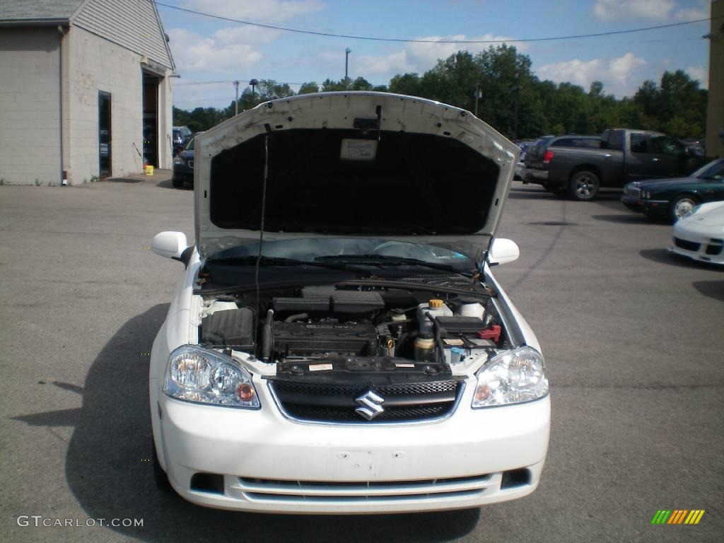 2006 Forenza Sedan - Absolute White / Grey photo #13