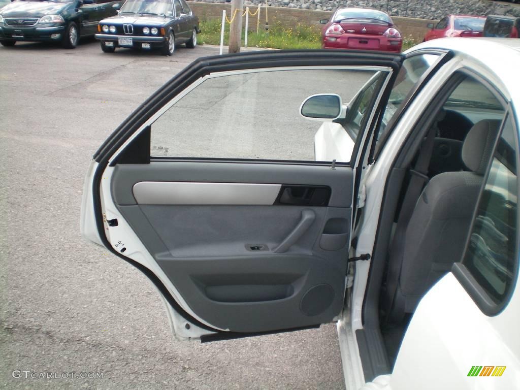 2006 Forenza Sedan - Absolute White / Grey photo #15