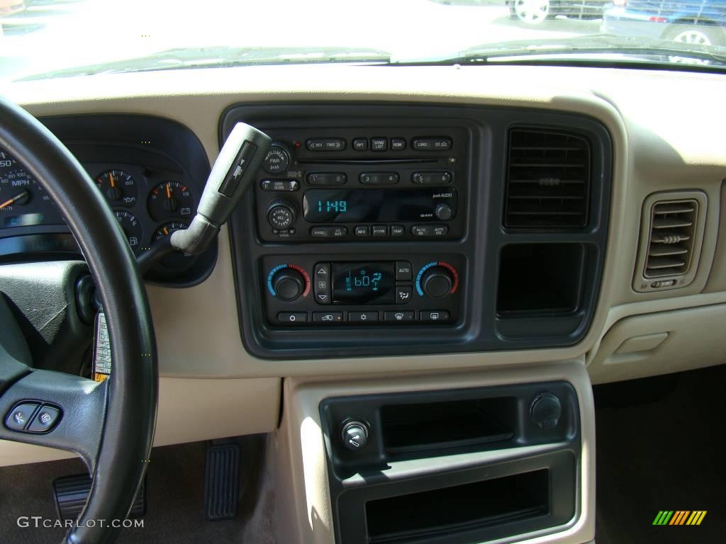 2004 Tahoe Z71 4x4 - Summit White / Tan/Neutral photo #27