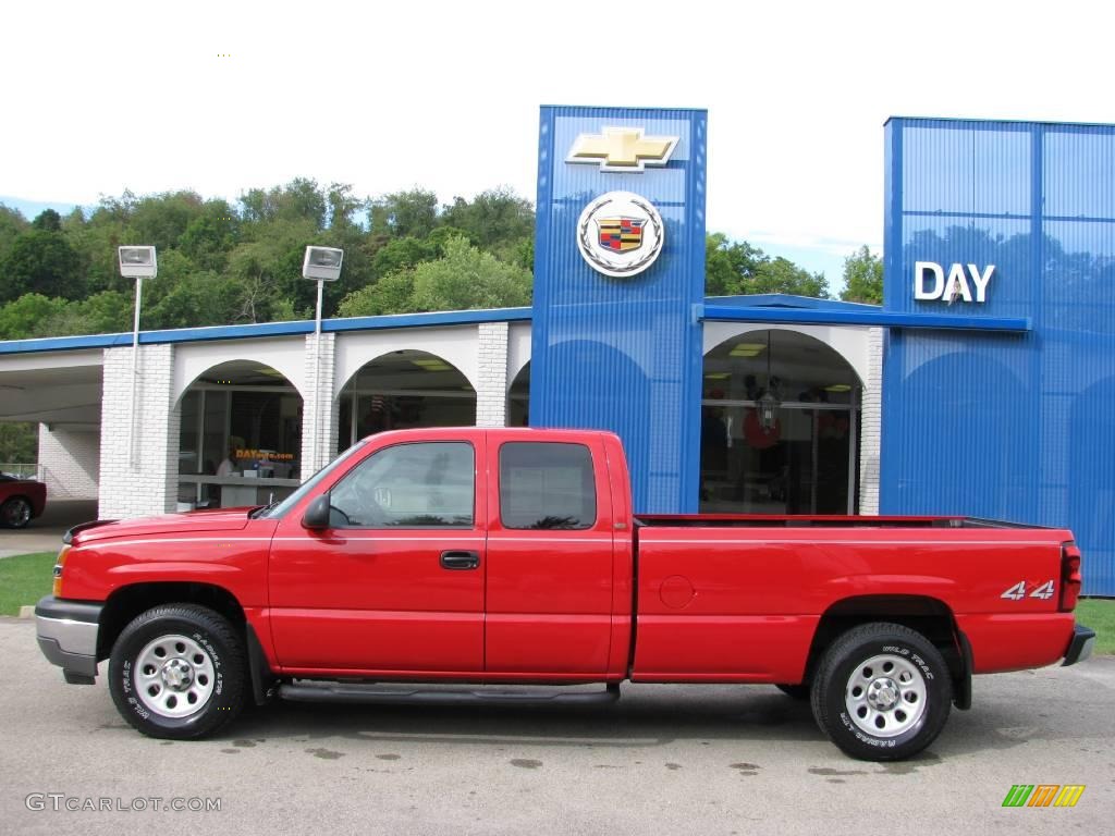 2005 Silverado 1500 Extended Cab 4x4 - Victory Red / Dark Charcoal photo #2