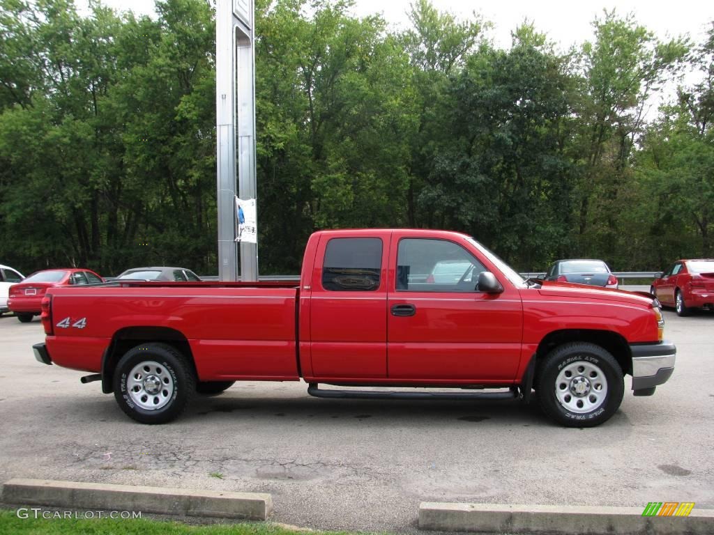 2005 Silverado 1500 Extended Cab 4x4 - Victory Red / Dark Charcoal photo #12