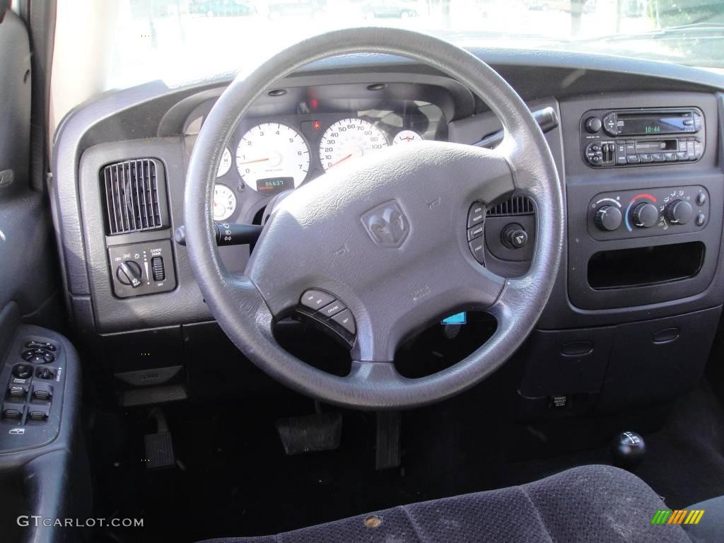 2003 Ram 1500 ST Quad Cab 4x4 - Bright White / Dark Slate Gray photo #11