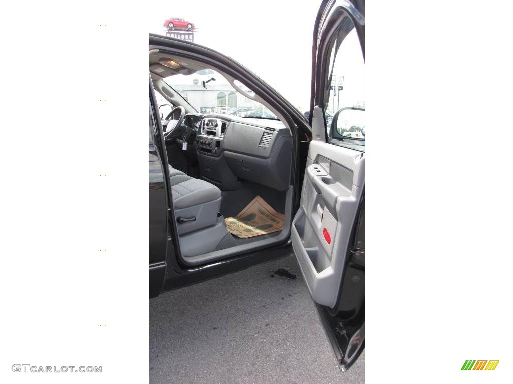 2007 Ram 1500 SLT Quad Cab 4x4 - Brilliant Black Crystal Pearl / Medium Slate Gray photo #17