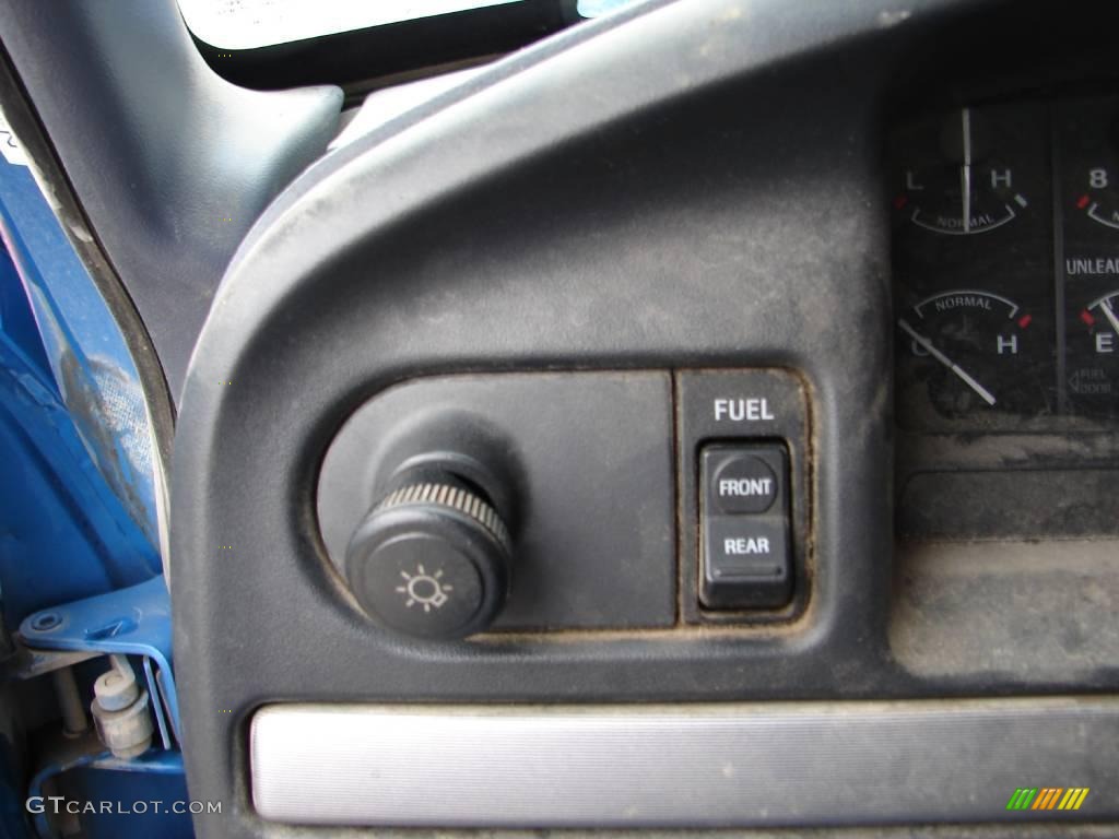 1992 F150 XLT Extended Cab - Bimini Blue Metallic / Blue photo #28