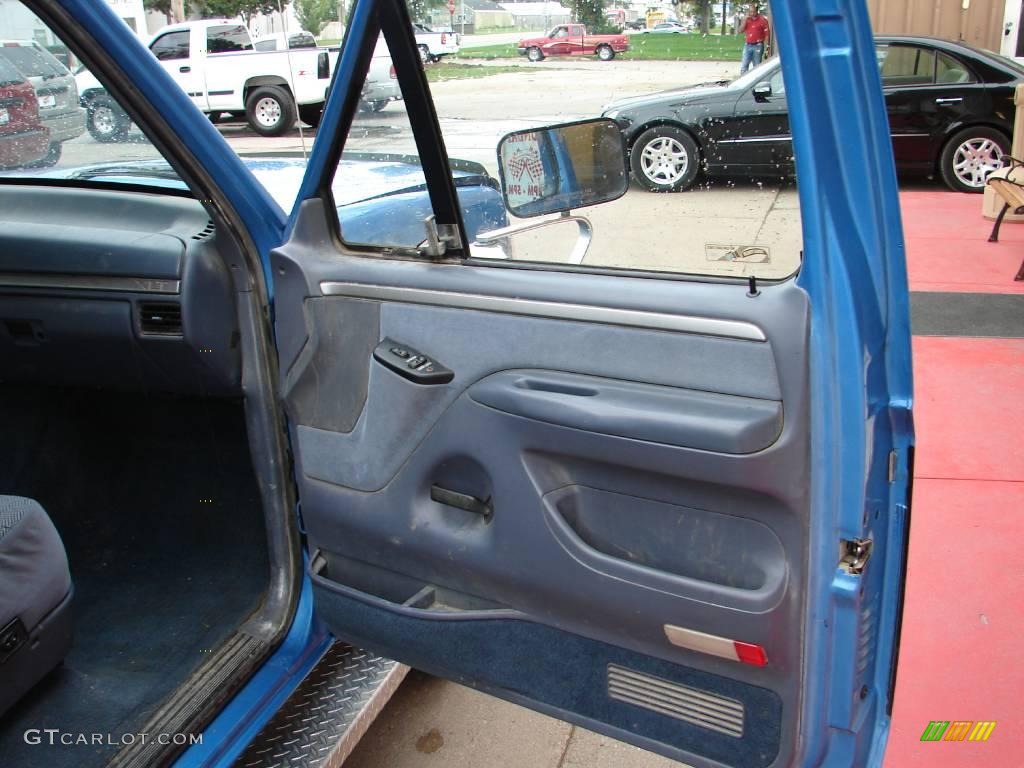 1992 F150 XLT Extended Cab - Bimini Blue Metallic / Blue photo #42