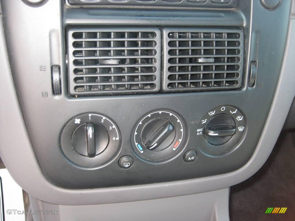 2003 Explorer XLS 4x4 - True Blue Metallic / Graphite Grey photo #30