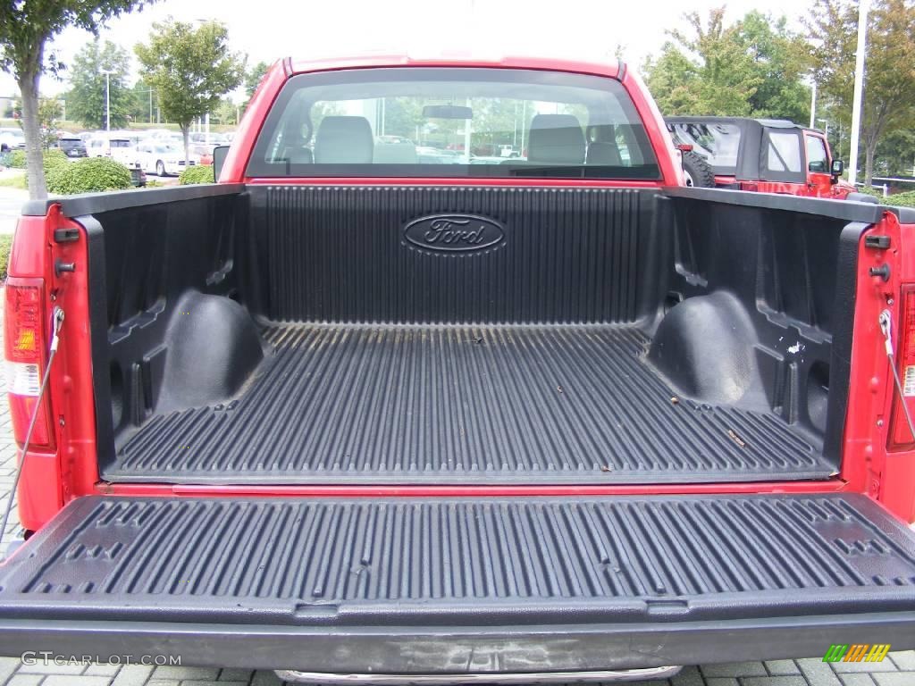 2005 F150 XL Regular Cab - Bright Red / Medium Flint Grey photo #14