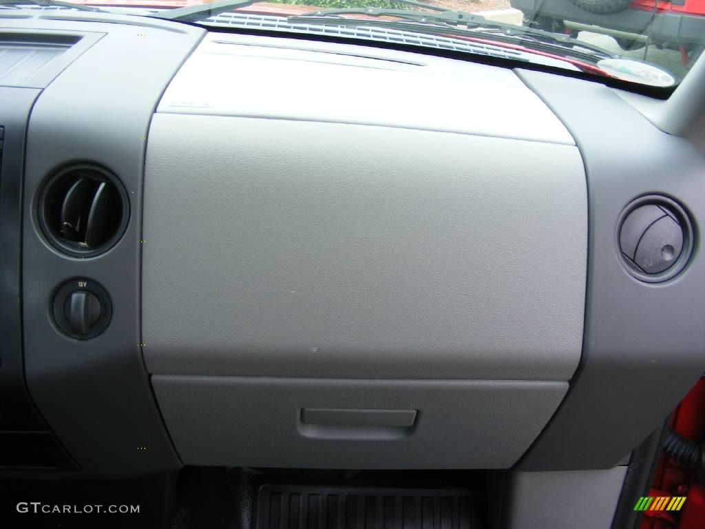 2005 F150 XL Regular Cab - Bright Red / Medium Flint Grey photo #18