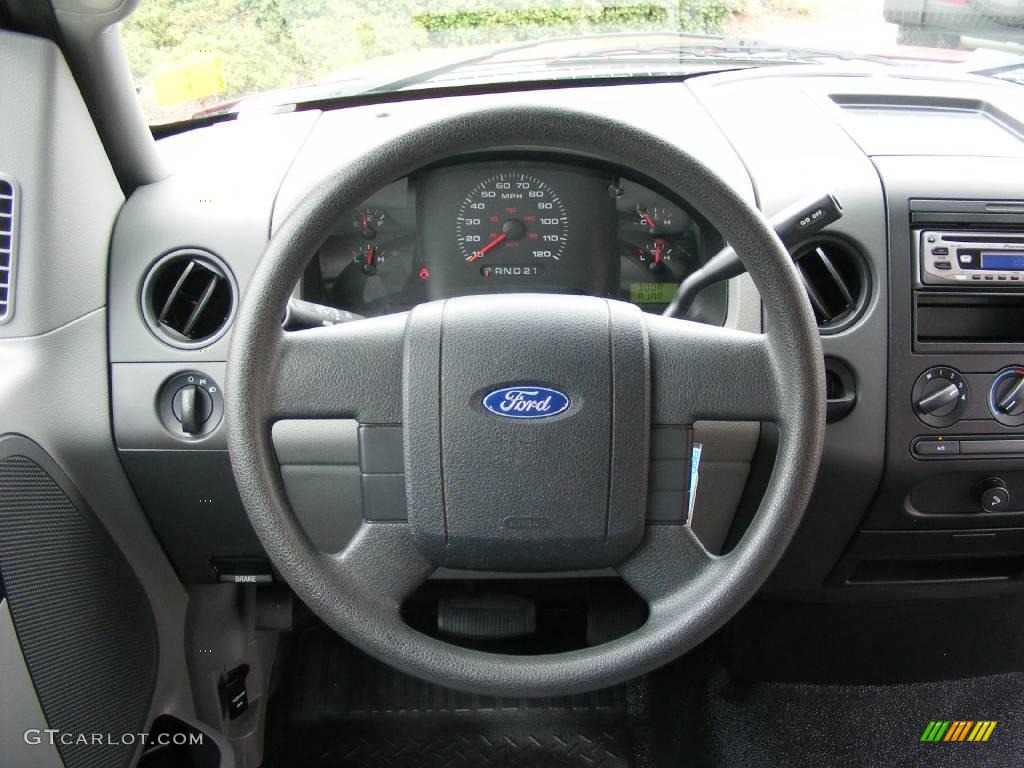 2005 F150 XL Regular Cab - Bright Red / Medium Flint Grey photo #20