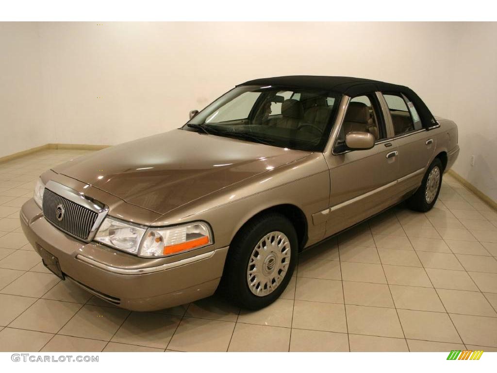 2004 Grand Marquis GS - Arizona Beige Metallic / Medium Parchment photo #3