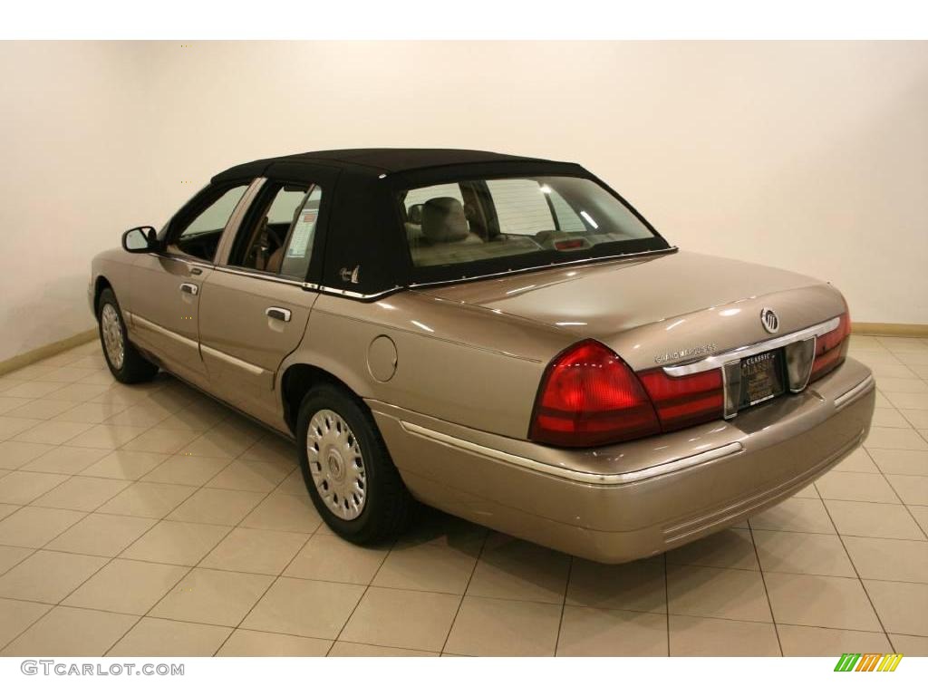 2004 Grand Marquis GS - Arizona Beige Metallic / Medium Parchment photo #5