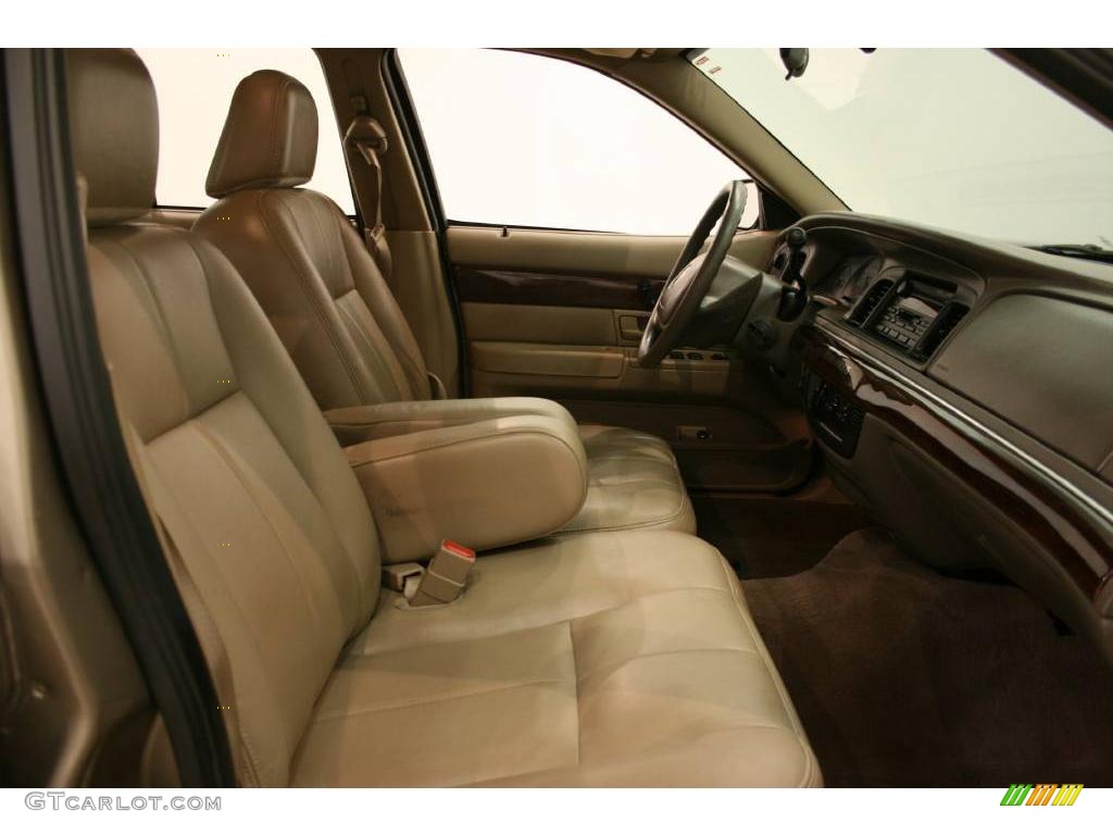 2004 Grand Marquis GS - Arizona Beige Metallic / Medium Parchment photo #13