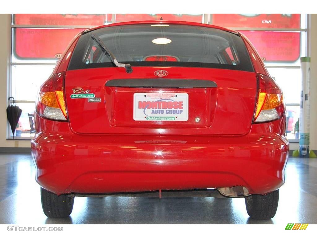 2002 Rio Cinco Hatchback - Classic Red / Gray photo #6