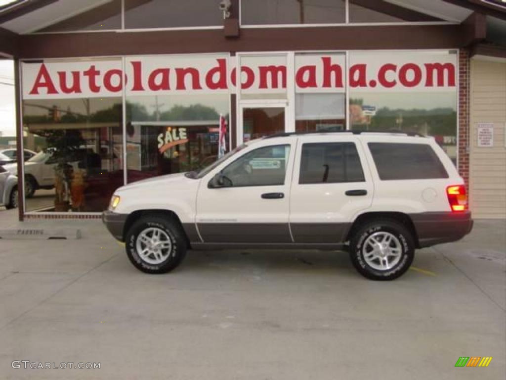 2003 Grand Cherokee Laredo 4x4 - Stone White / Dark Slate Gray photo #1