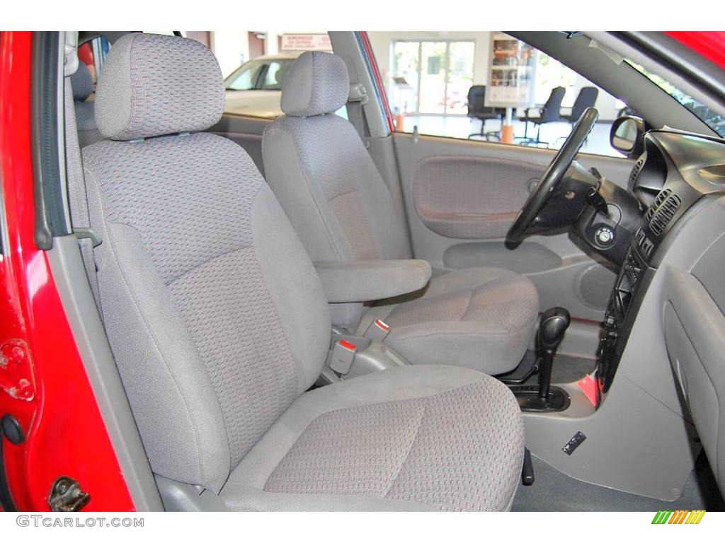 2002 Rio Cinco Hatchback - Classic Red / Gray photo #18