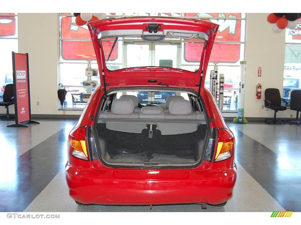 2002 Rio Cinco Hatchback - Classic Red / Gray photo #43