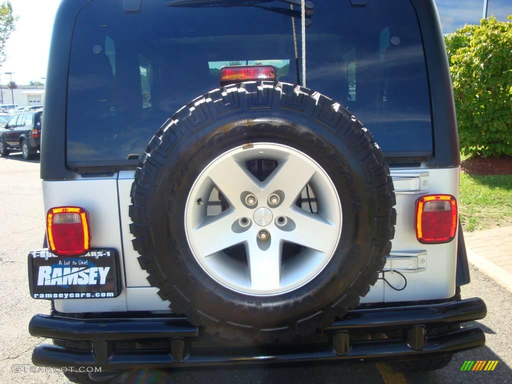 2004 Wrangler Rubicon 4x4 - Bright Silver Metallic / Dark Slate Gray photo #20