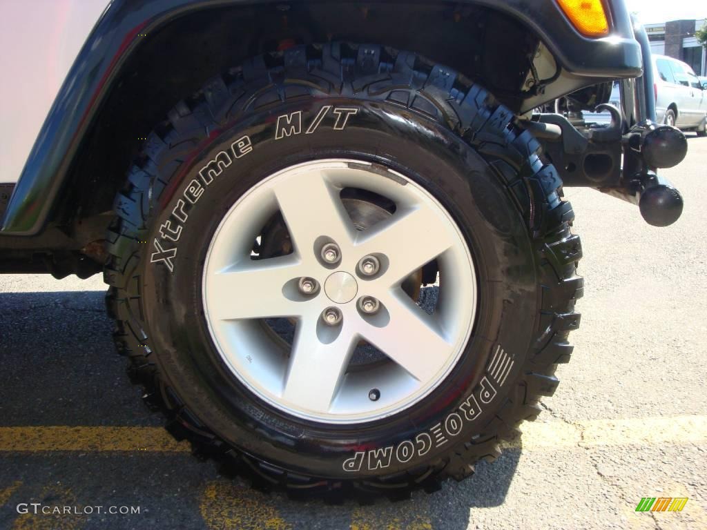 2004 Wrangler Rubicon 4x4 - Bright Silver Metallic / Dark Slate Gray photo #27