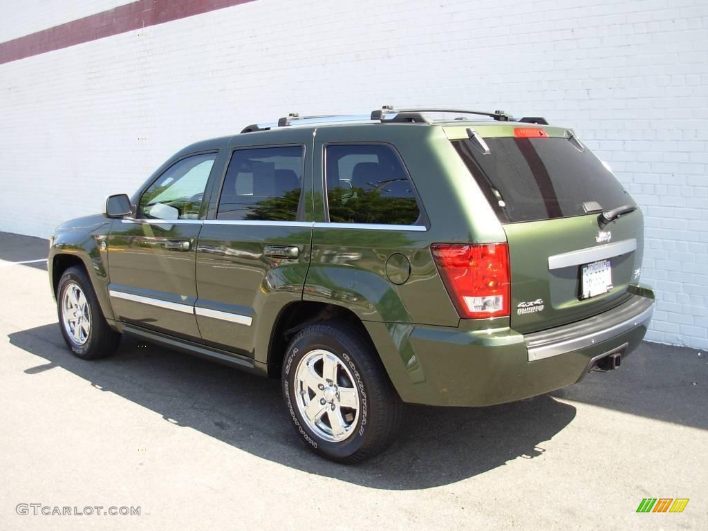 2006 Grand Cherokee Overland 4x4 - Jeep Green Metallic / Dark Khaki/Light Graystone photo #3