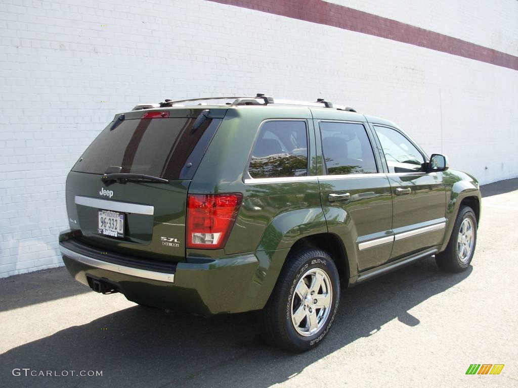 2006 Grand Cherokee Overland 4x4 - Jeep Green Metallic / Dark Khaki/Light Graystone photo #5