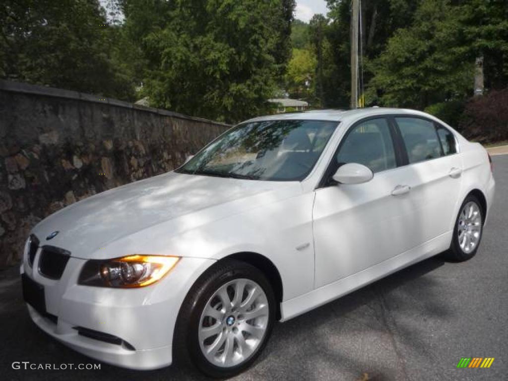 2006 3 Series 330i Sedan - Alpine White / Grey photo #2