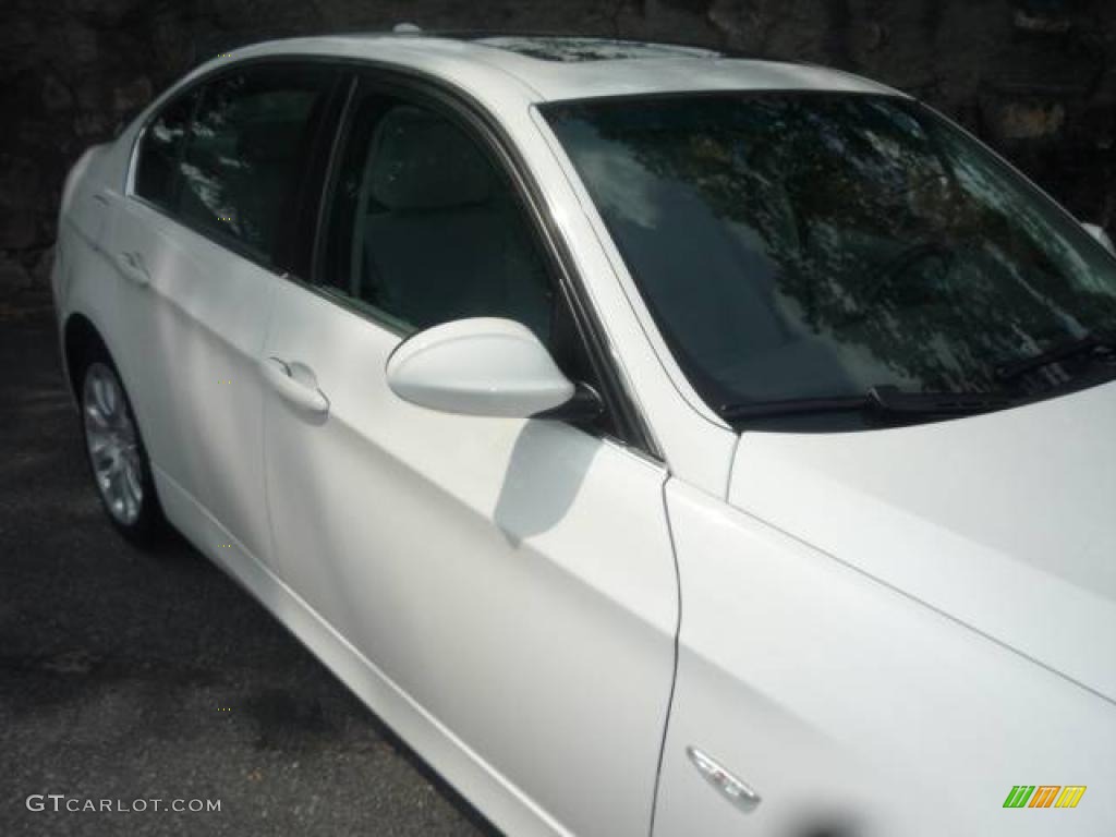 2006 3 Series 330i Sedan - Alpine White / Grey photo #13