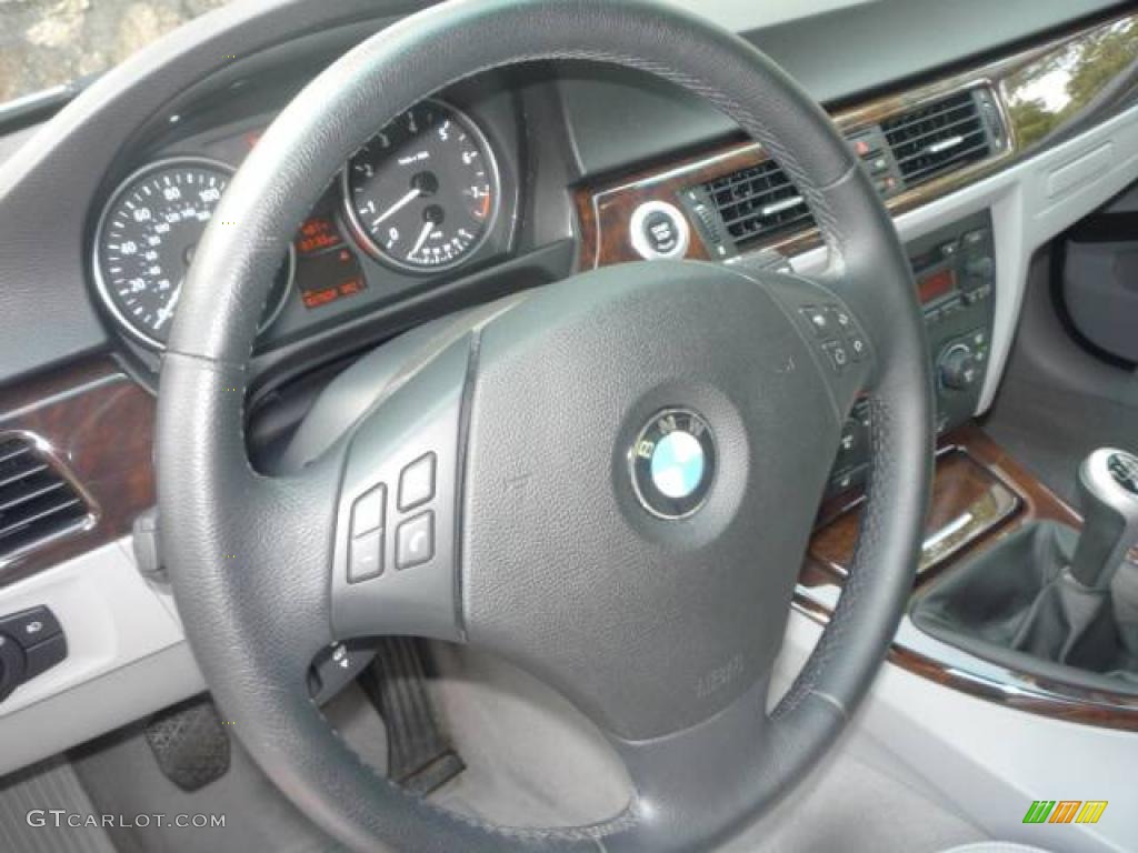 2006 3 Series 330i Sedan - Alpine White / Grey photo #18