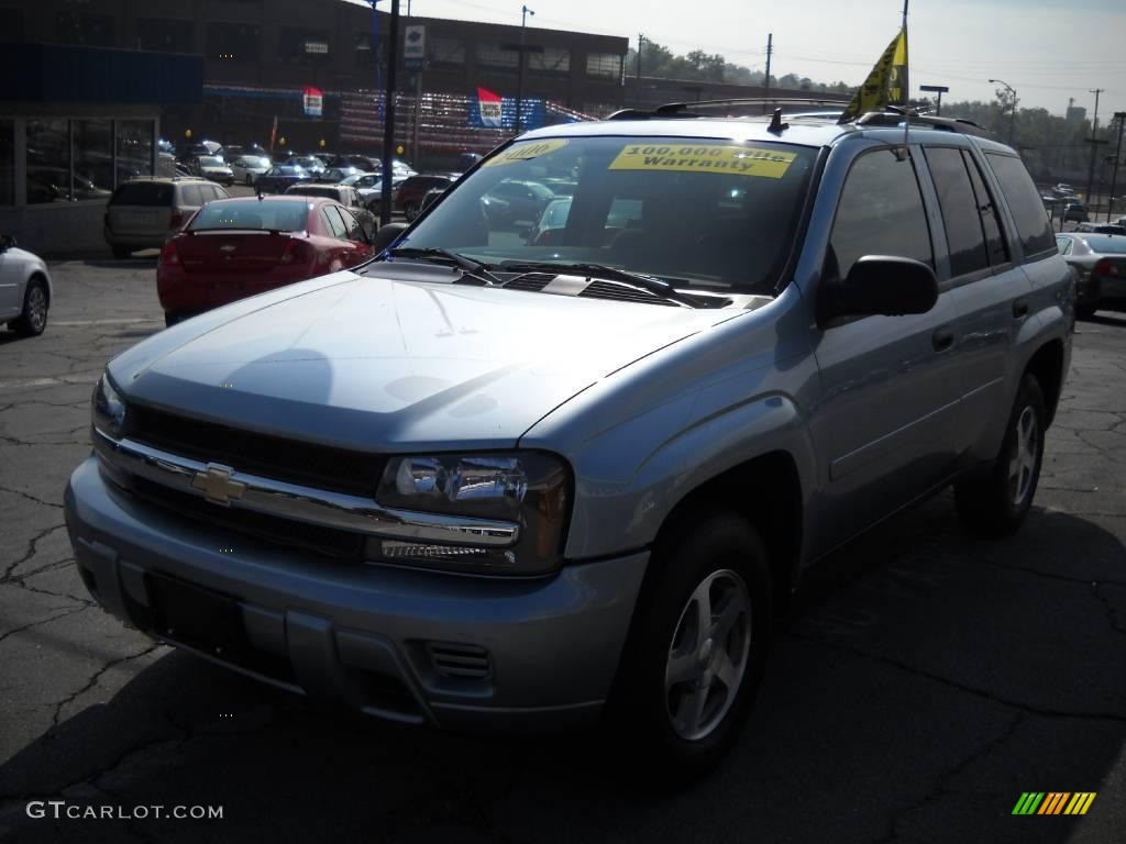 2006 TrailBlazer LS 4x4 - Silver Blue Metallic / Light Cashmere/Ebony photo #18