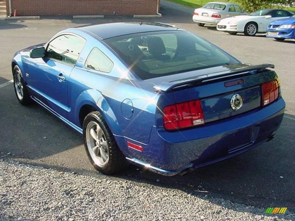 2006 Mustang GT Deluxe Coupe - Vista Blue Metallic / Dark Charcoal photo #3
