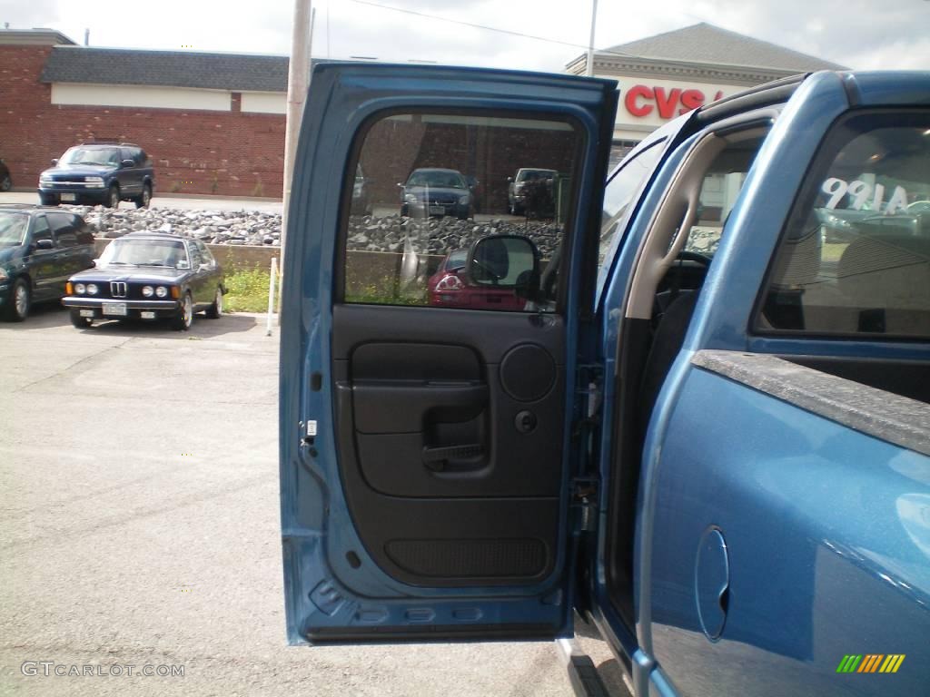 2004 Ram 1500 SLT Quad Cab 4x4 - Atlantic Blue Pearl / Dark Slate Gray photo #17