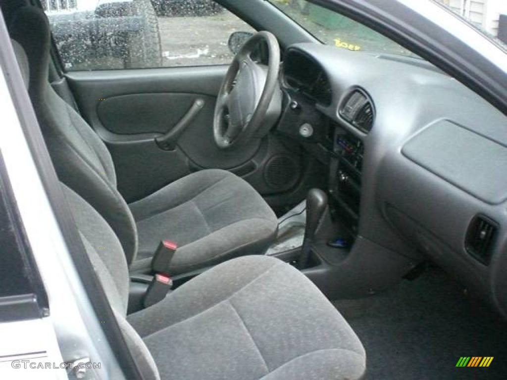 2000 Metro LSi Sedan - Silver Metallic / Gray photo #9