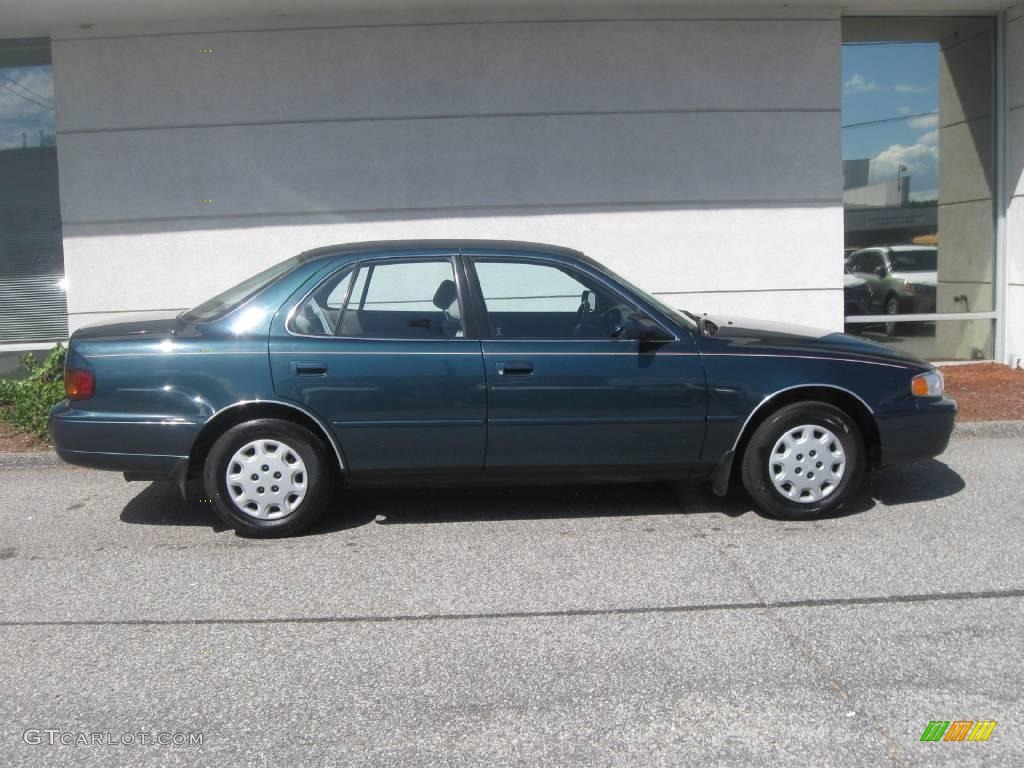 1996 Camry LE Sedan - Dark Emerald Green Metallic / Beige photo #2