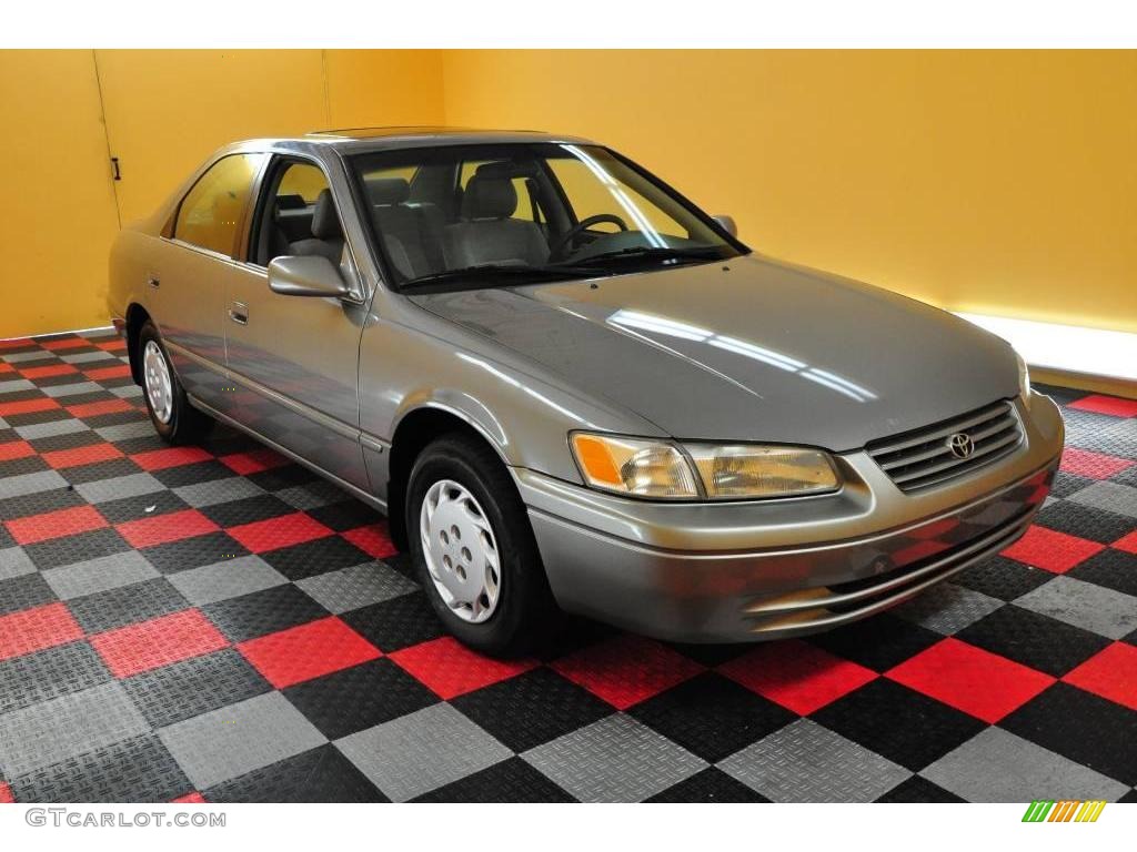 1998 Antique Sage Pearl Toyota Camry LE 18035628 Car