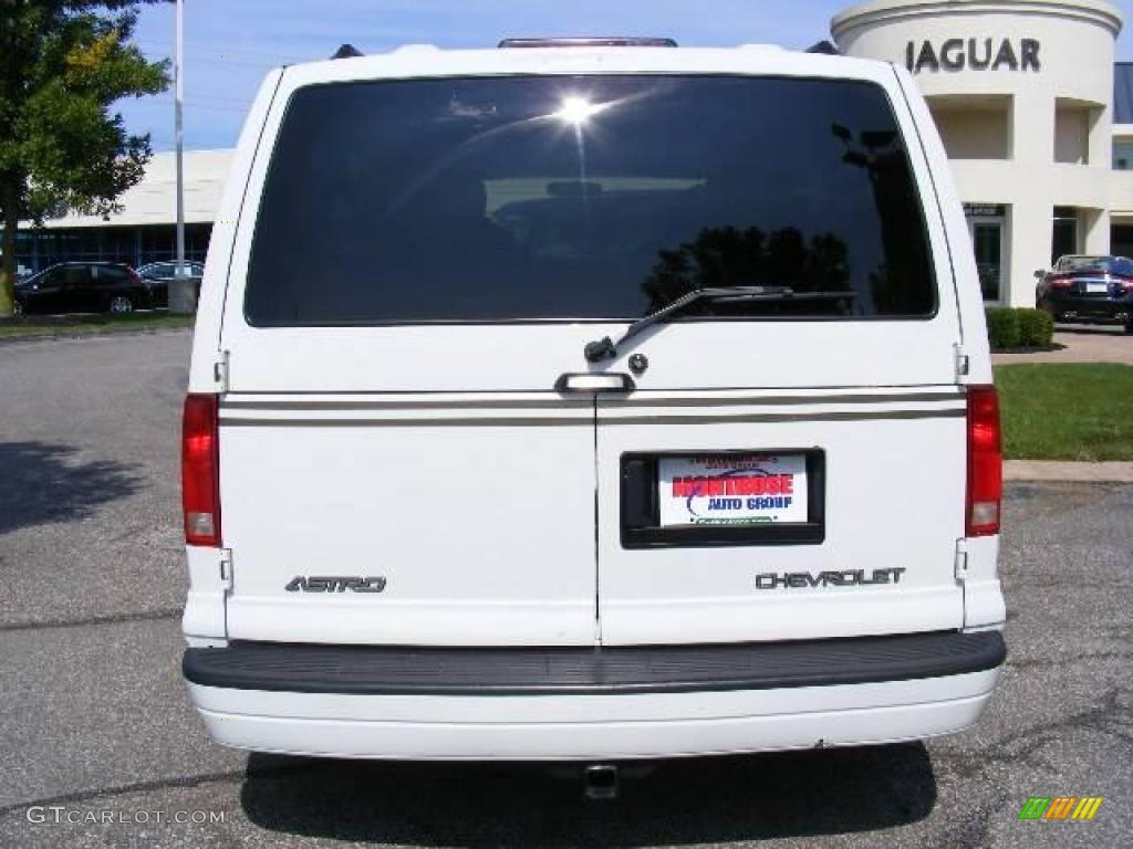 1998 Astro LT AWD Passenger Van - White / Neutral photo #4