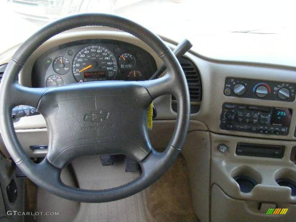 1998 Astro LT AWD Passenger Van - White / Neutral photo #16