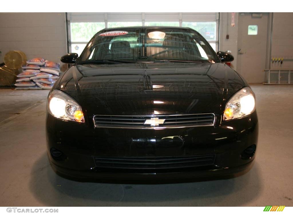 2006 Monte Carlo LT - Black / Ebony photo #2