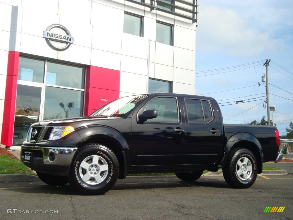 2006 Frontier SE Crew Cab 4x4 - Super Black / Steel photo #4