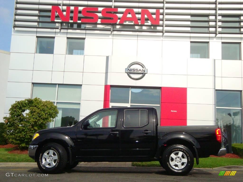 2006 Frontier SE Crew Cab 4x4 - Super Black / Steel photo #5