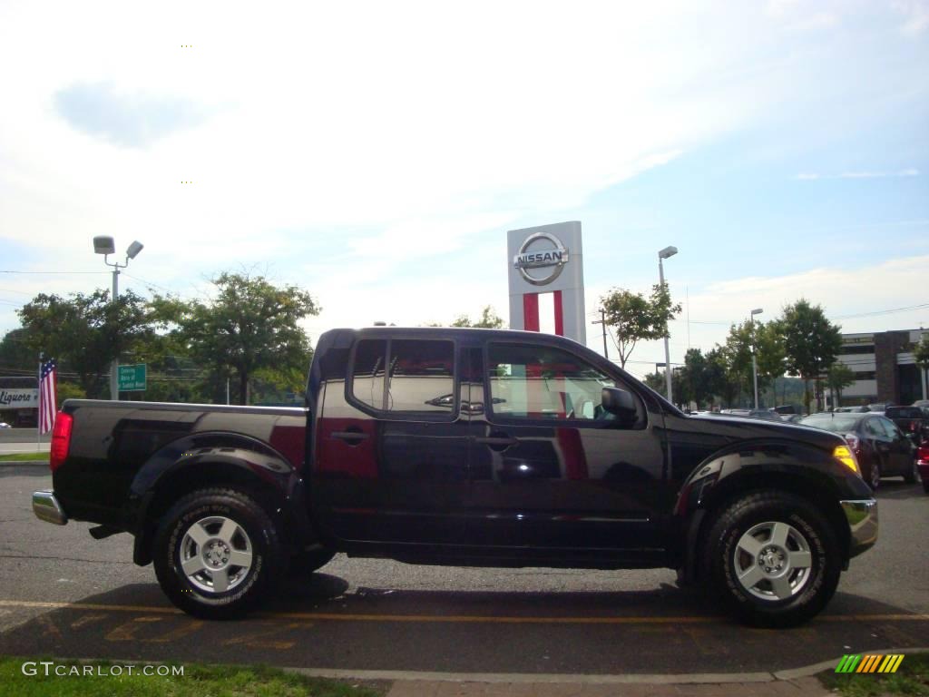 2006 Frontier SE Crew Cab 4x4 - Super Black / Steel photo #12
