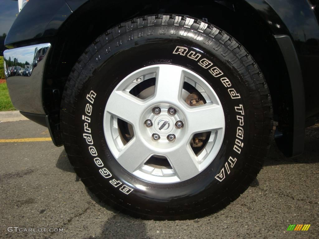 2006 Frontier SE Crew Cab 4x4 - Super Black / Steel photo #24