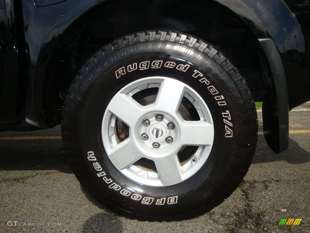 2006 Frontier SE Crew Cab 4x4 - Super Black / Steel photo #25
