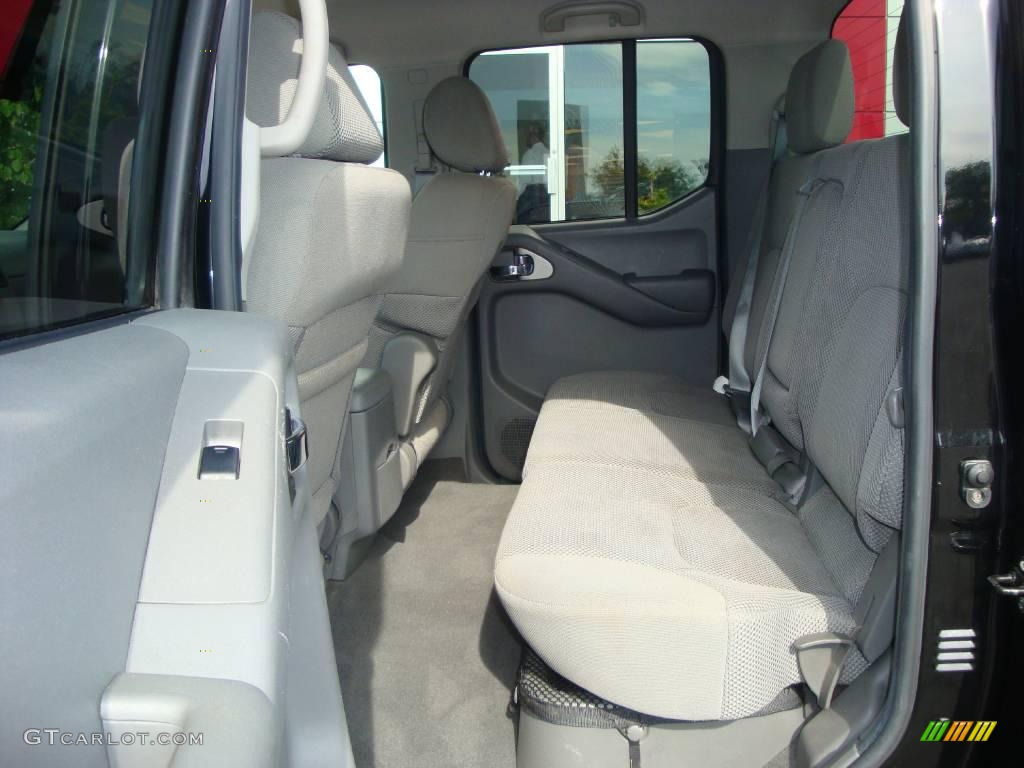 2006 Frontier SE Crew Cab 4x4 - Super Black / Steel photo #39
