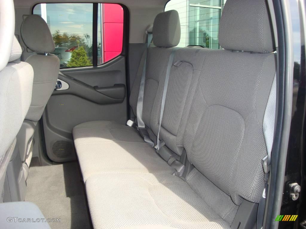 2006 Frontier SE Crew Cab 4x4 - Super Black / Steel photo #40
