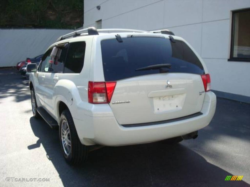 2004 Endeavor Limited AWD - Dover White Pearl / Charcoal Gray photo #2