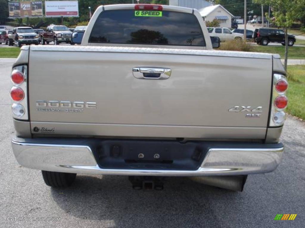 2004 Ram 2500 SLT Regular Cab 4x4 - Light Almond Pearl Metallic / Taupe photo #10