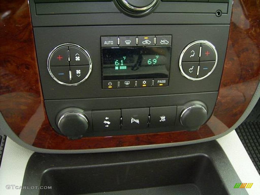 2009 Silverado 1500 LTZ Crew Cab - Summit White / Light Titanium photo #21