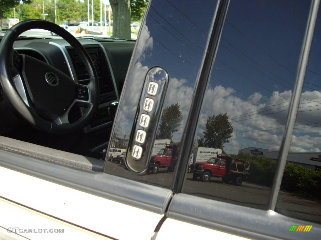 2006 Mountaineer Luxury AWD - Cashmere Tri-Coat / Charcoal Black photo #7