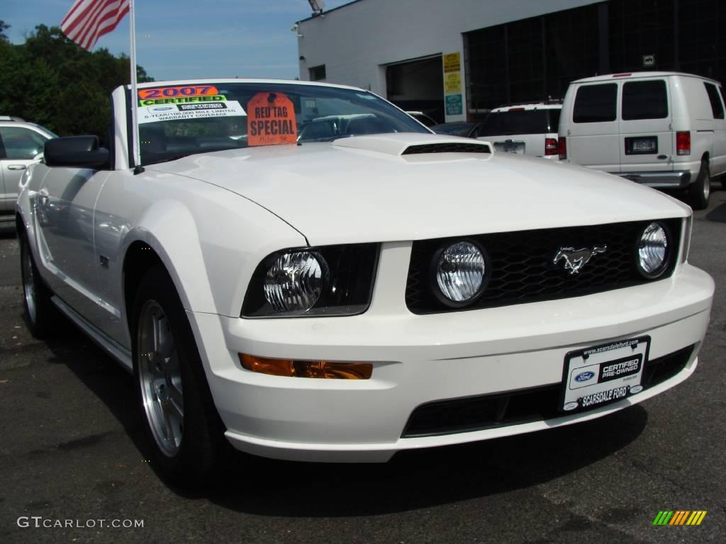 2007 Mustang GT Premium Convertible - Performance White / Dark Charcoal photo #3