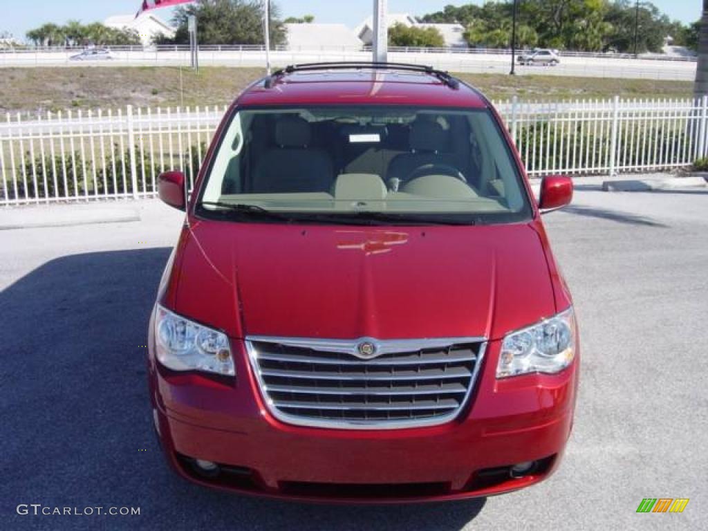 2009 Town & Country Touring - Inferno Red Crystal Pearl / Medium Pebble Beige/Cream photo #8