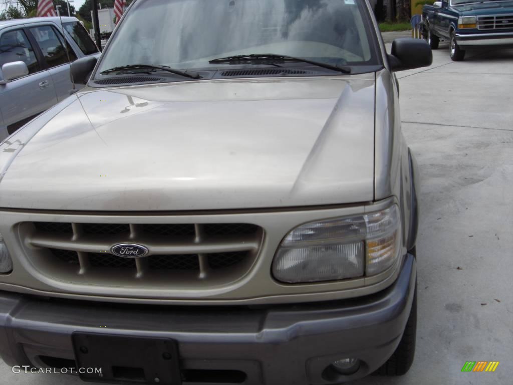 2000 Explorer Sport - Harvest Gold Metallic / Medium Prairie Tan photo #2
